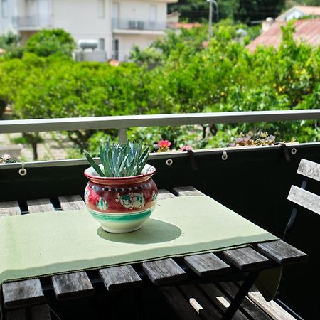 Villa Toru 卡斯特拉巴特 外观 照片
