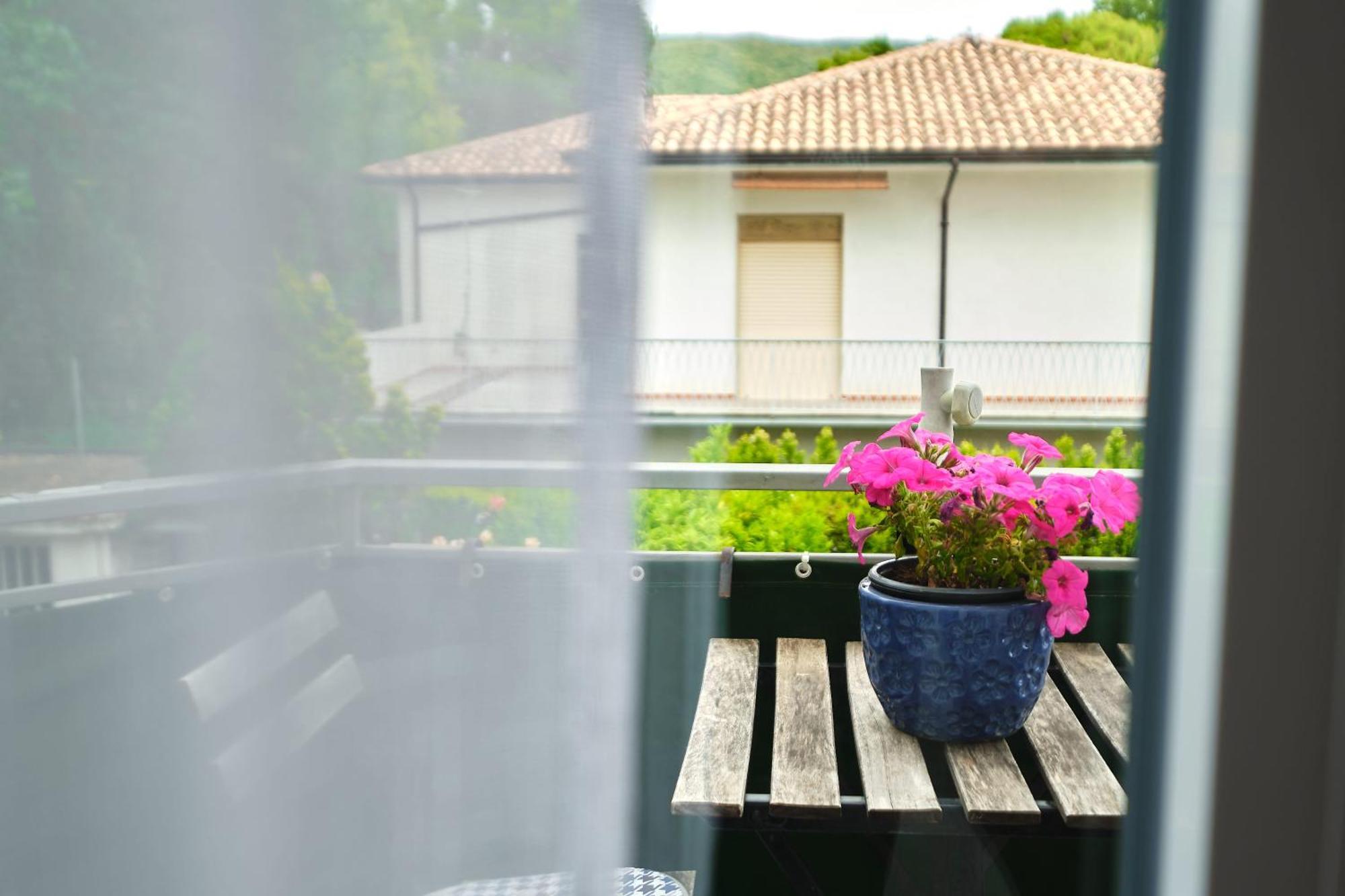 Villa Toru 卡斯特拉巴特 外观 照片
